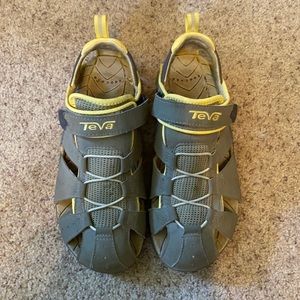 Teva Deacon Sandals